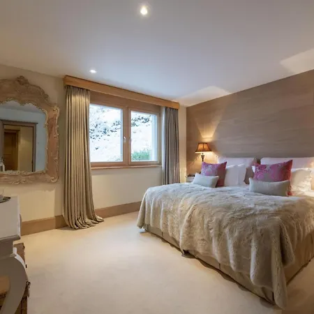 Chalet Kitzbuehel: Your Private Mountain Sanctuary Apartman *